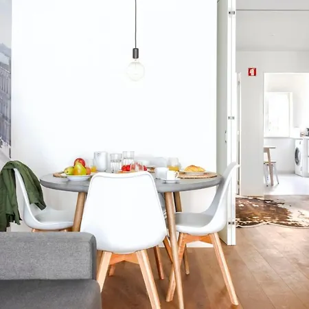Apartment Plum Guide - Facsimile *